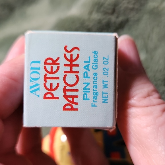 Vintage Avon Scarecrow Peter Patches pin pal fragrance pin, 1975. 49 years old! - Picture 8 of 8